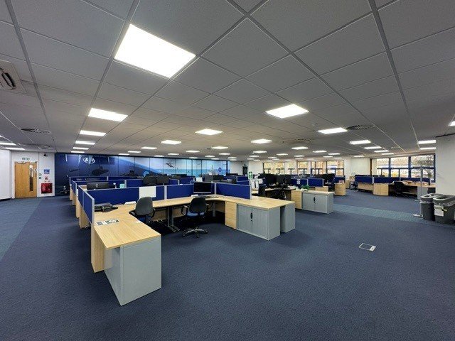 Industrial Unit in High Wycombe - photo 3
