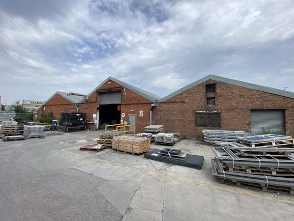 Industrial Unit in Liverpool - photo 2