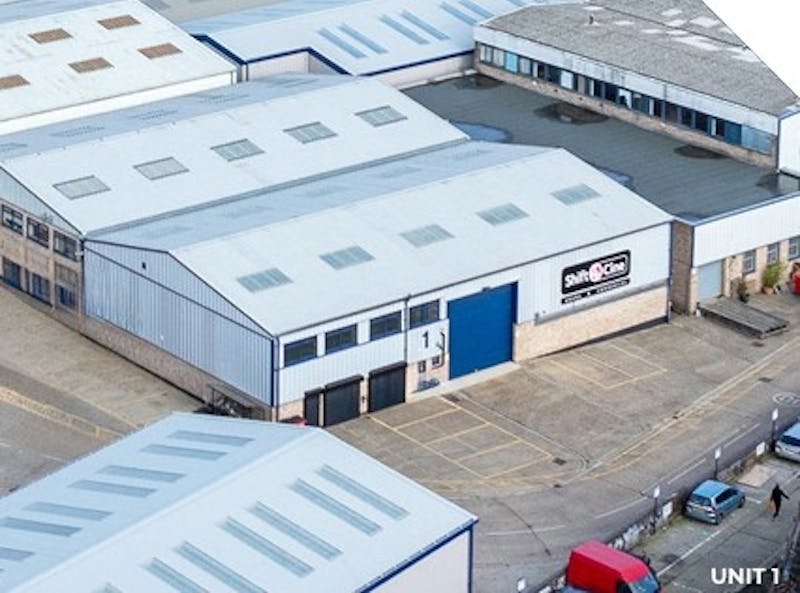 Industrial Unit in London - photo 2