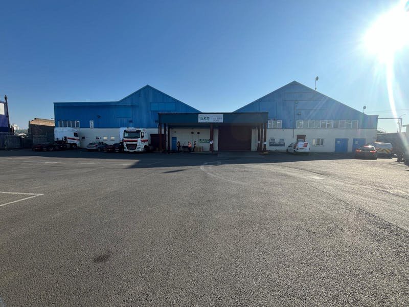 Industrial Unit in Silvertown - photo 4