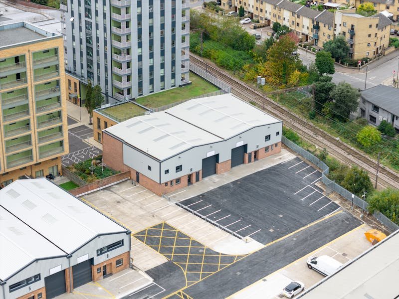 Industrial Unit in Tottenham - photo 3