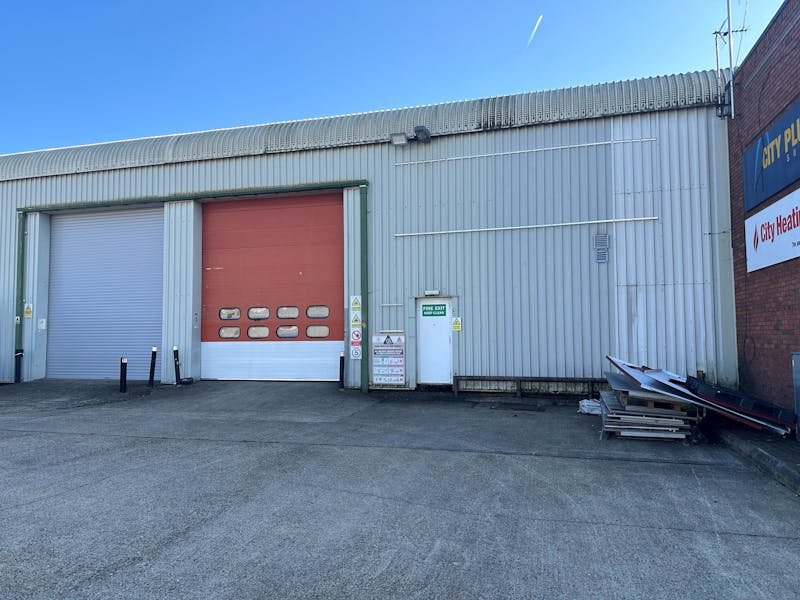 Industrial Unit in Enfield - photo 2