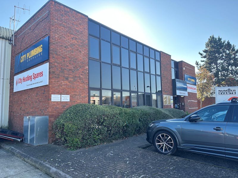 Industrial Unit in Enfield - photo 3