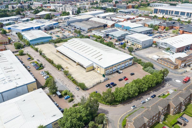 Industrial Unit in Borehamwood - photo 4