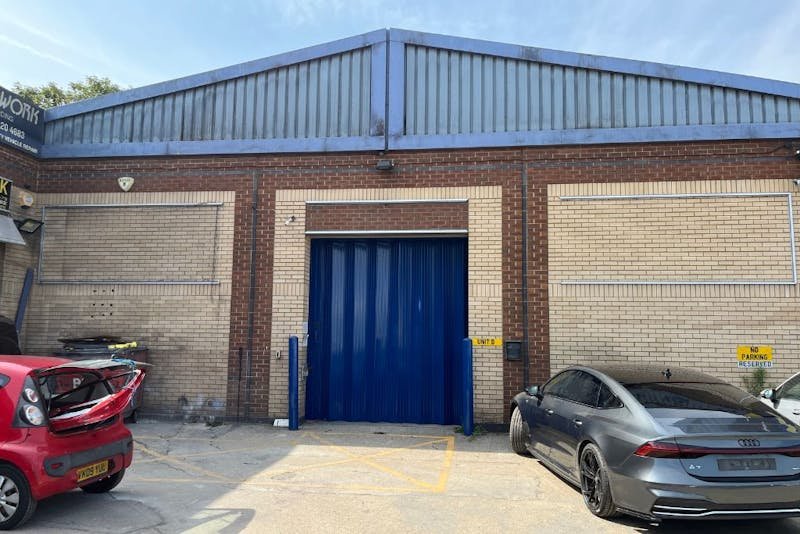 Industrial Unit in London - photo 2