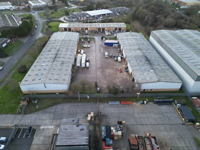 Industrial Unit in Corby - photo 3