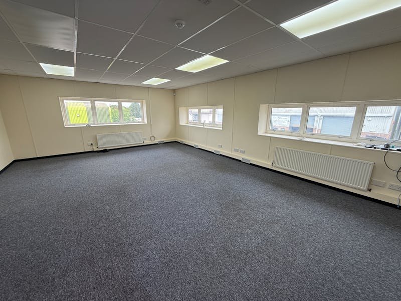 Industrial Unit in Poole - photo 4