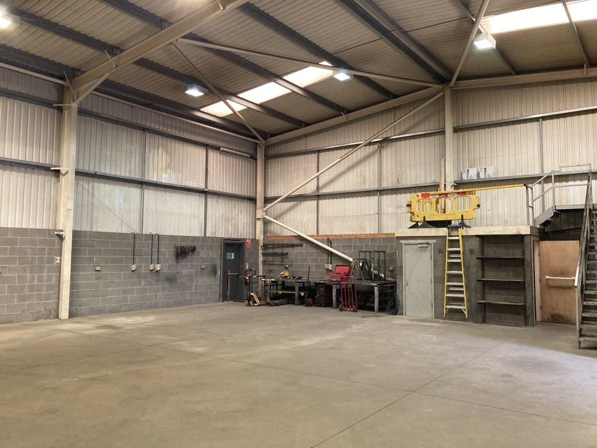 Industrial Unit in Chambers Lane - photo 4