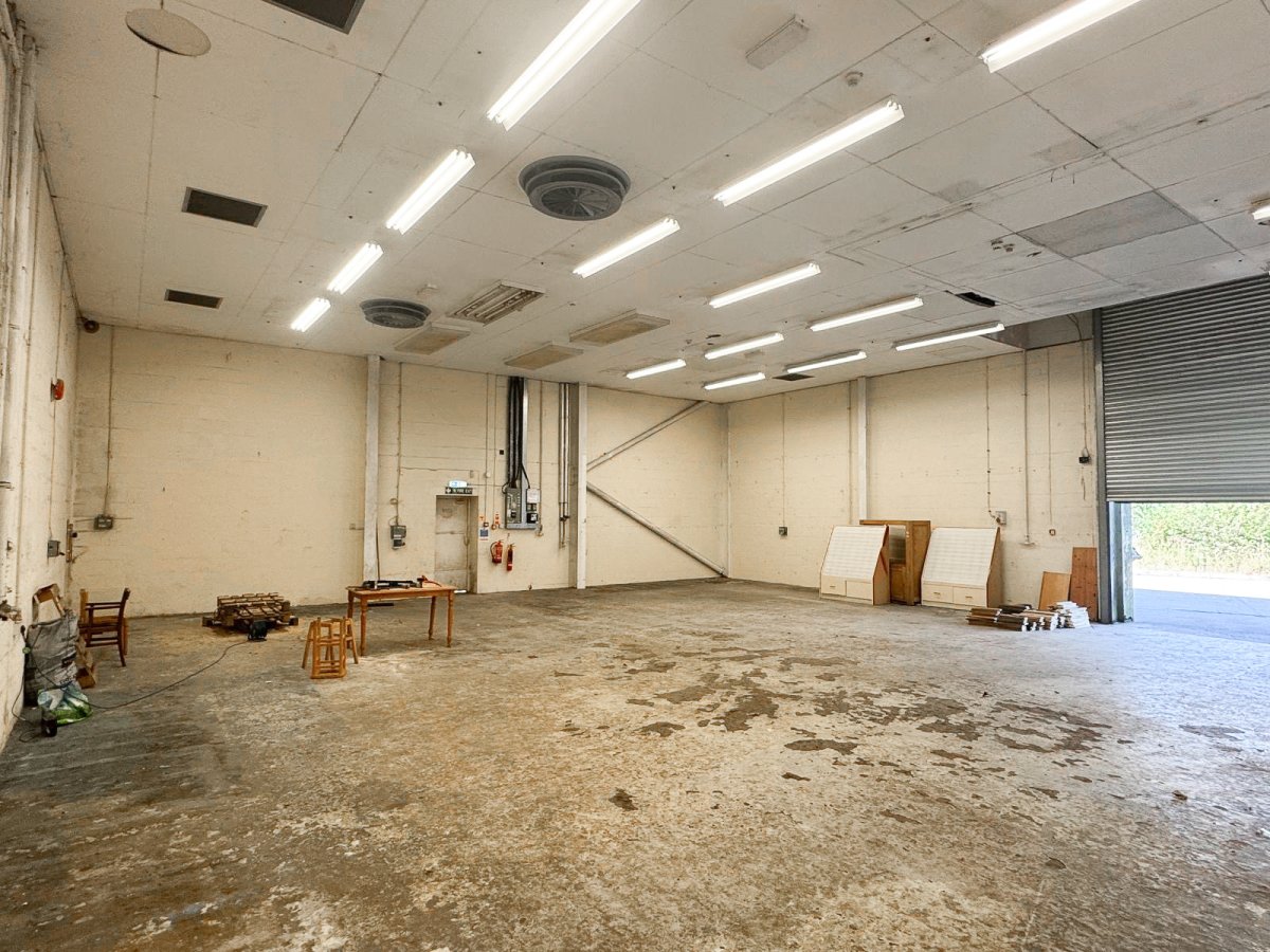 Industrial Unit in Victoria - photo 4