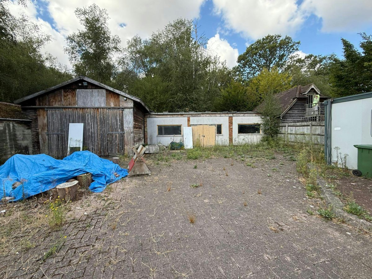 Industrial Unit in Bordon - photo 3