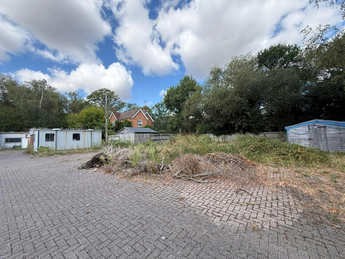 Industrial Unit in Bordon - photo 4