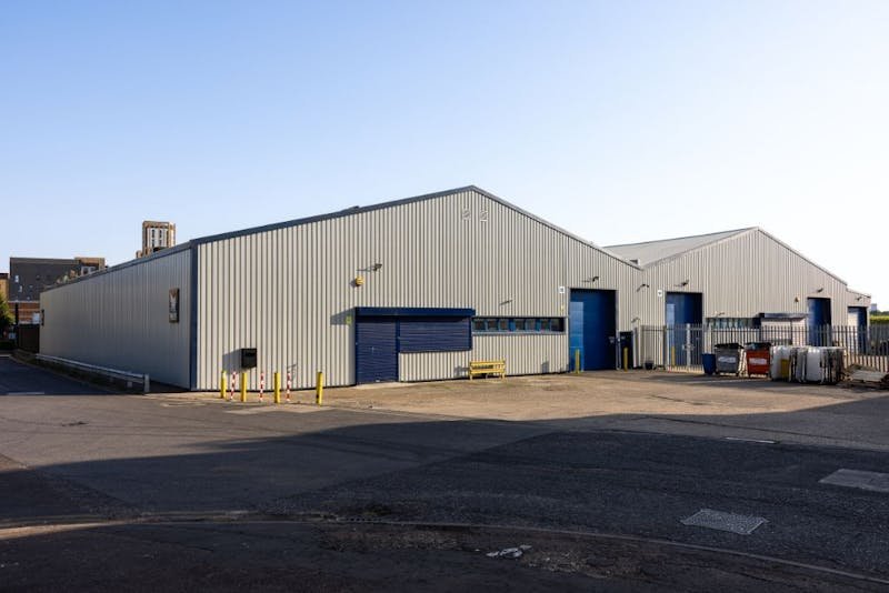 Industrial Unit in London - photo 3