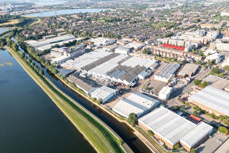 Industrial Unit in London - photo 4