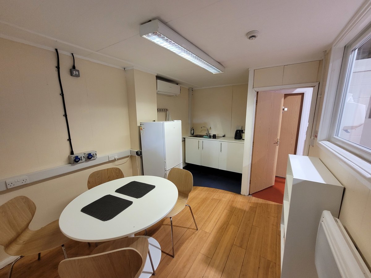 Industrial Unit in Stukeley Meadows Industrial Estate - photo 4