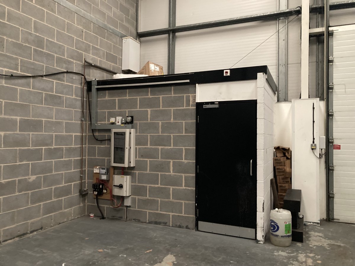 Industrial Unit in Sheffield - photo 3