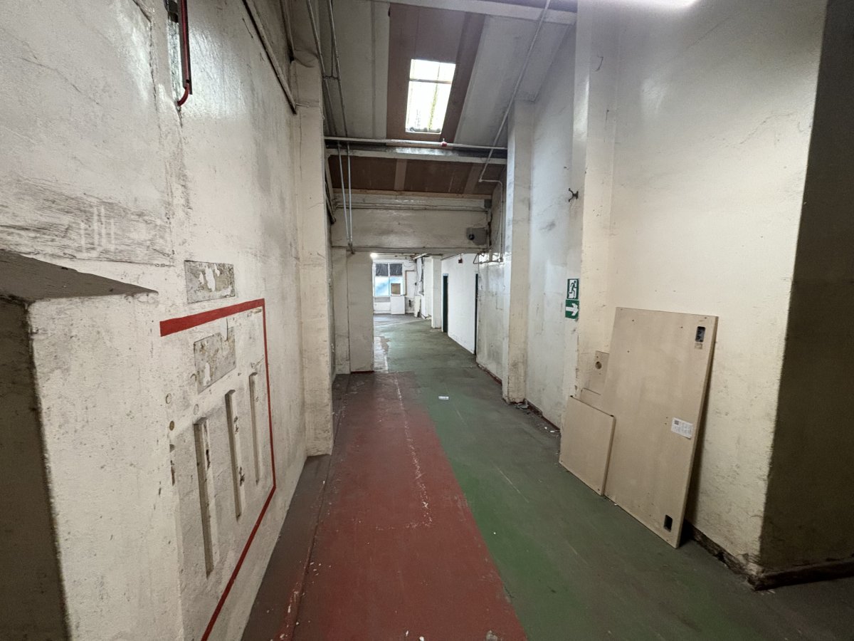 Industrial Unit in Halifax - photo 3