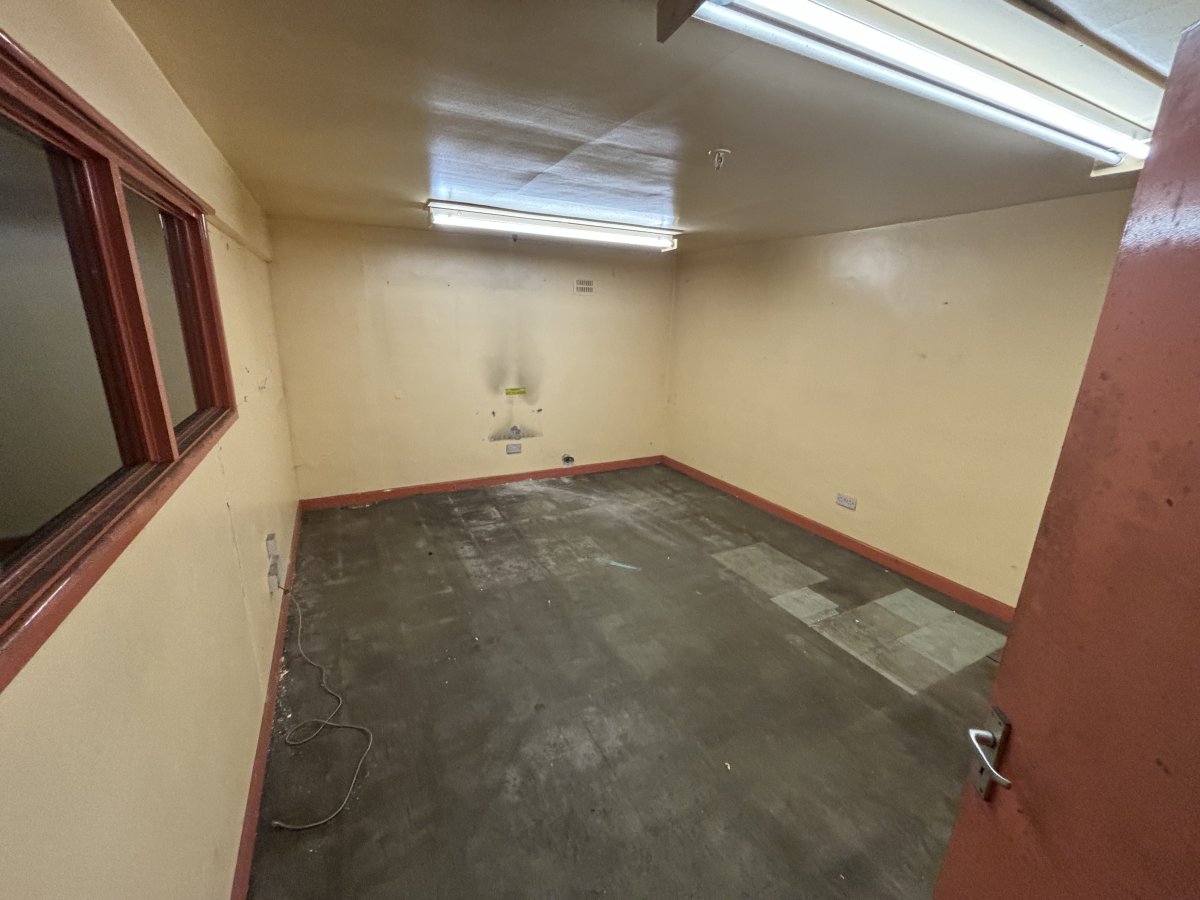 Industrial Unit in Halifax - photo 4