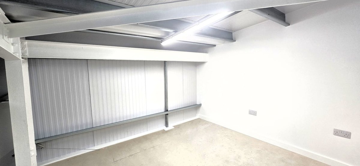 Industrial Unit in Bethnal Green, London - photo 4