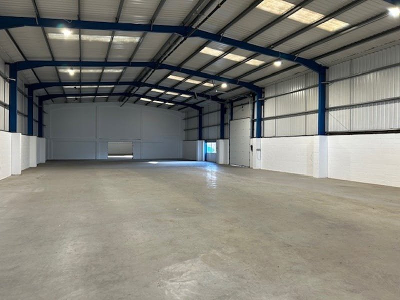 Industrial Unit in Barking - photo 3