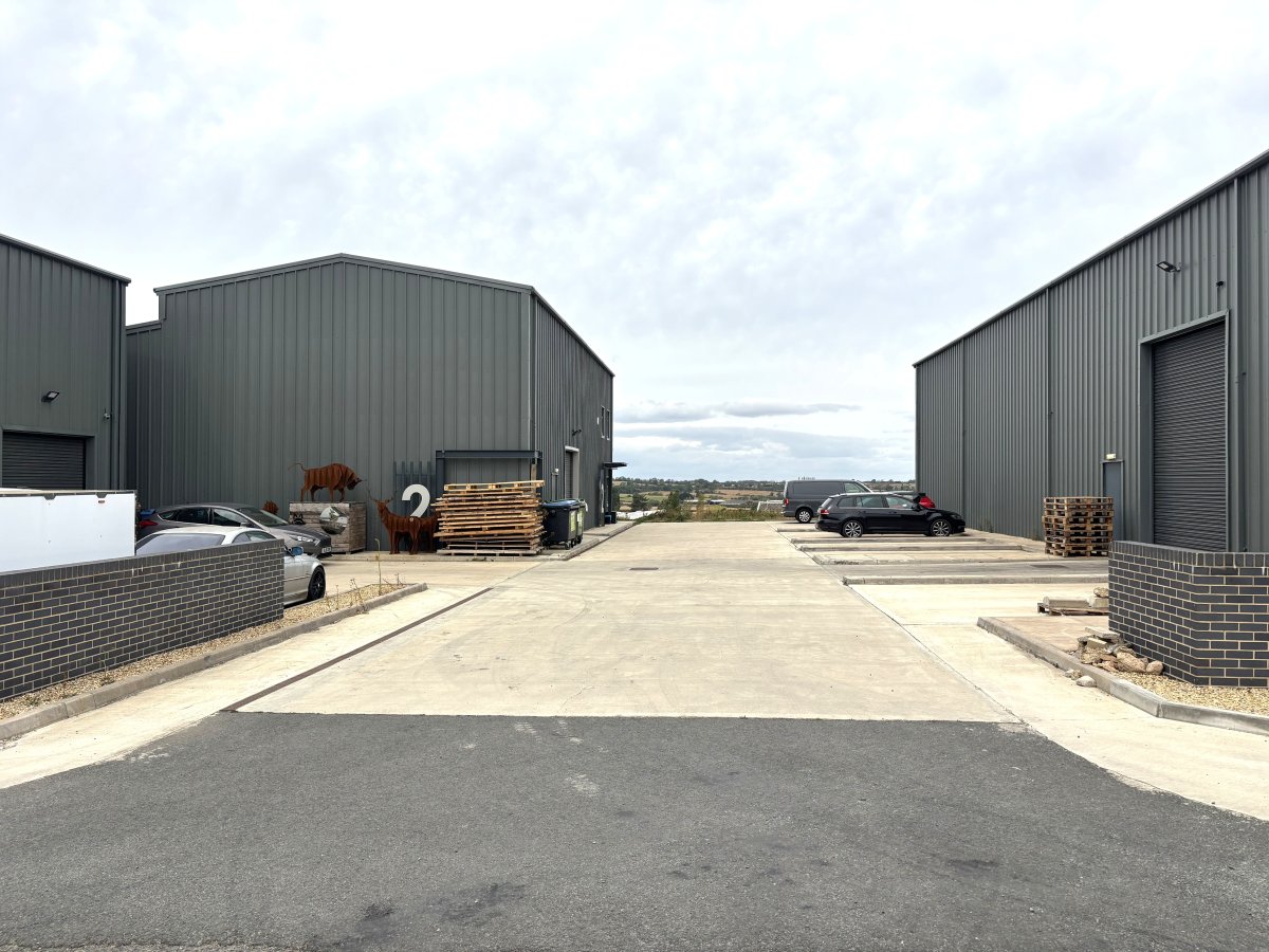 Industrial Unit in Melton Mowbray - photo 3