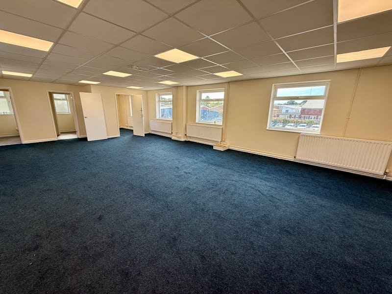 Industrial Unit in Bournemouth - photo 4
