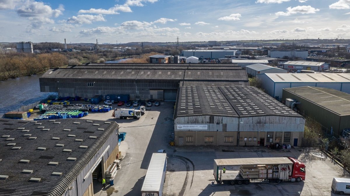Industrial Unit in Leeds - photo 2