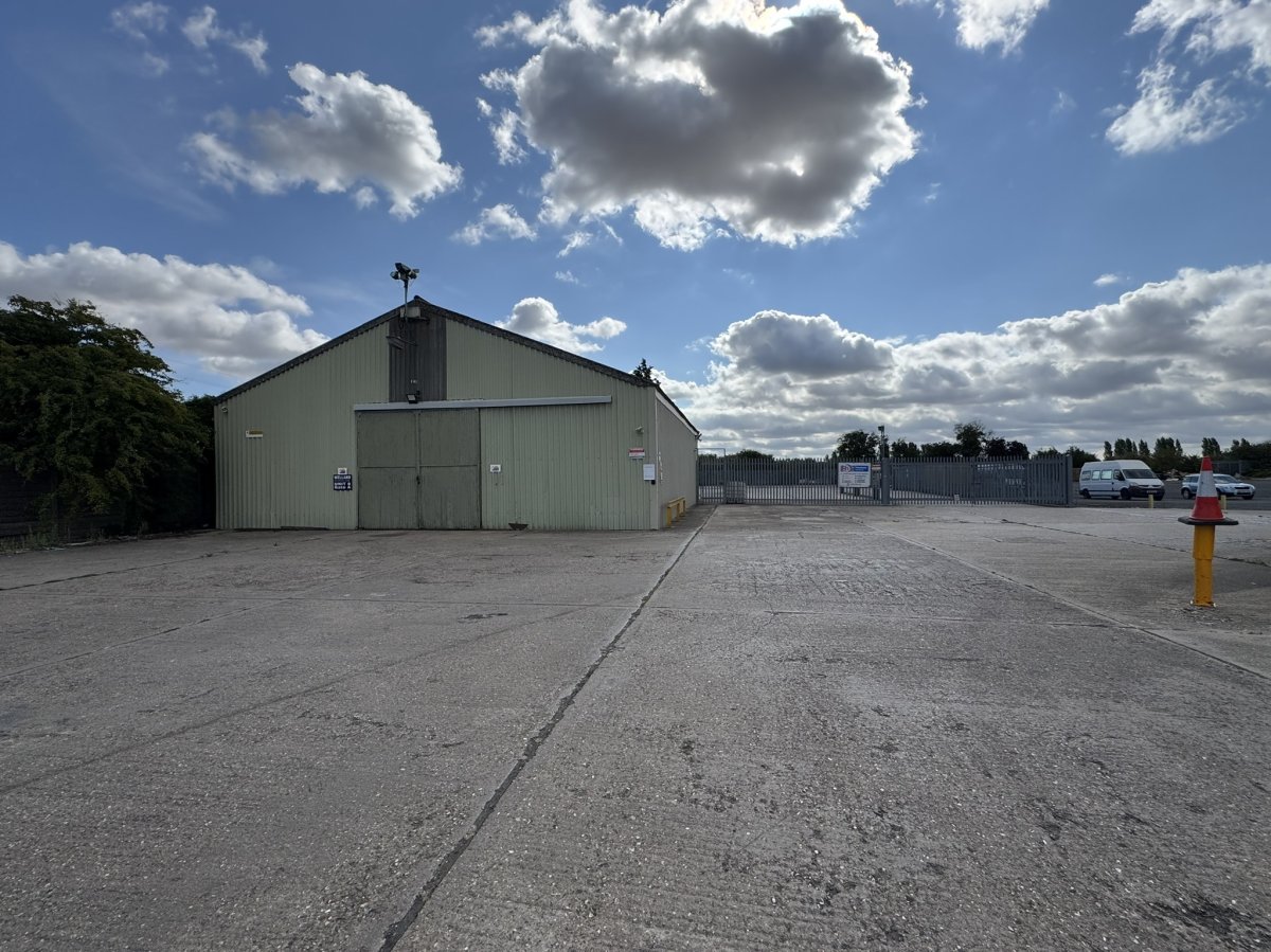 Industrial Unit To Let, Clay Lake, Lincolnshire