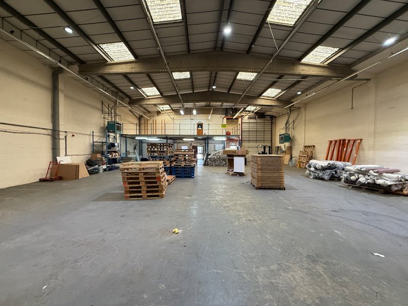 Industrial Unit in Bournemouth - photo 4