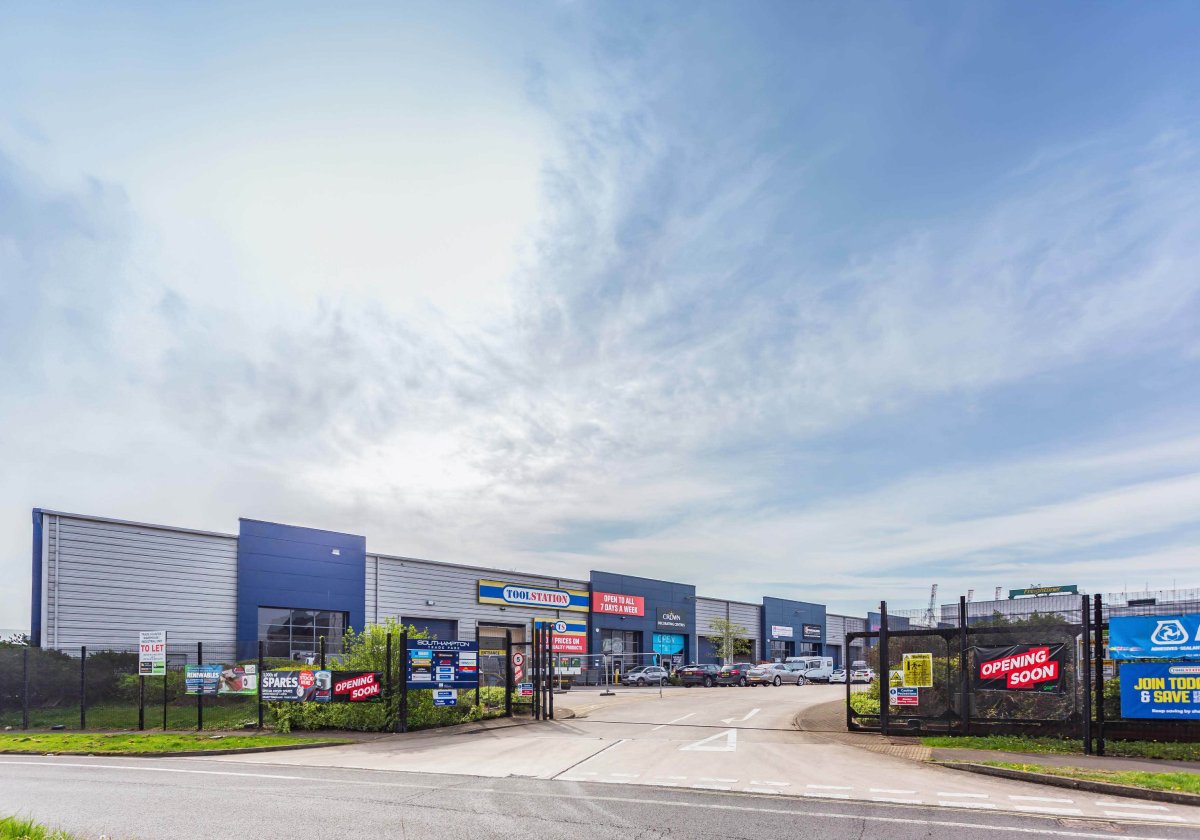 Industrial Unit in Southampton - photo 3