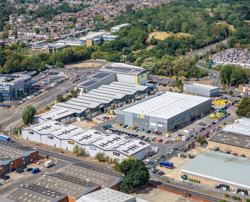 Industrial Unit in Camberley - photo 3