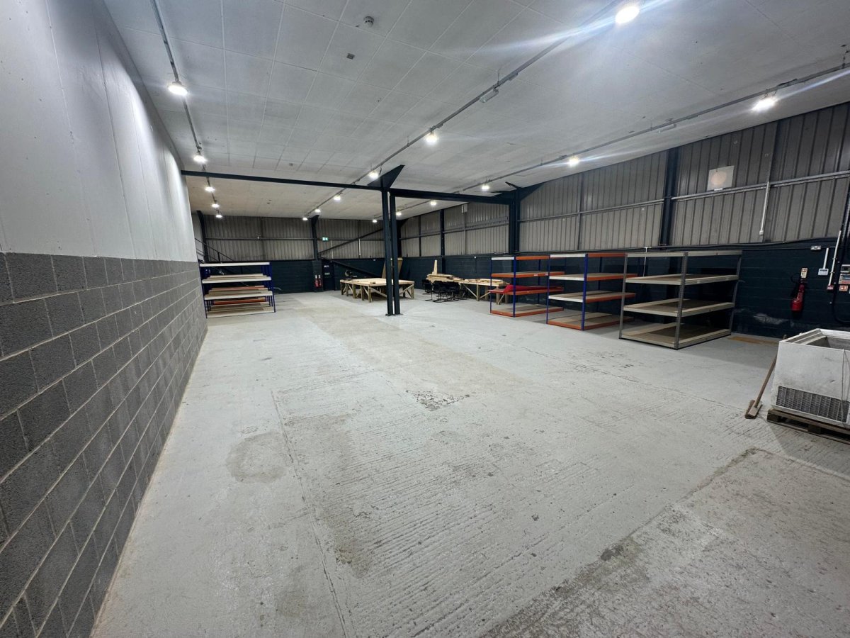 Industrial Unit in Chesterfield - photo 2