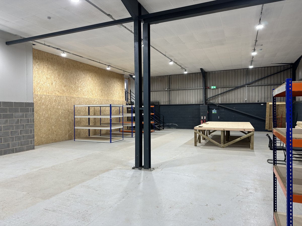Industrial Unit in Chesterfield - photo 3