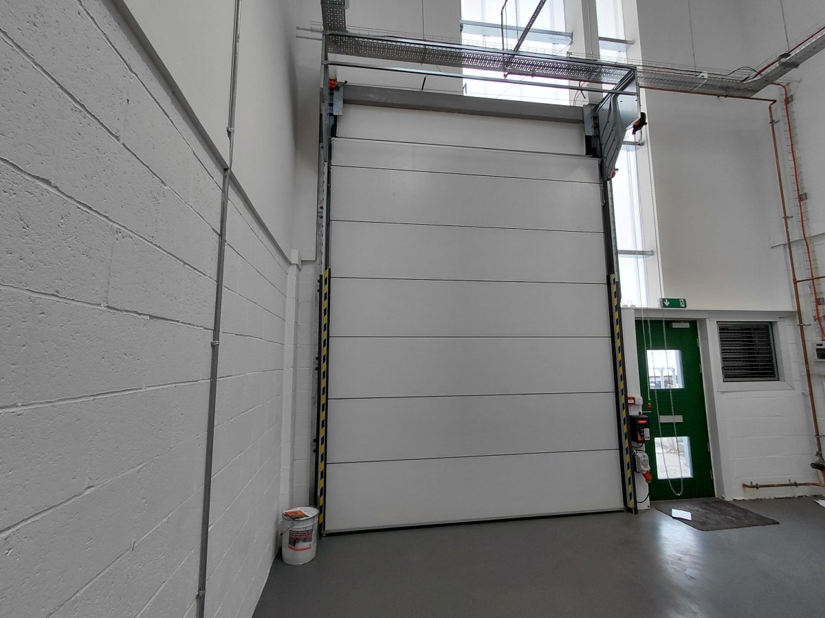 Industrial Unit in Guildford - photo 3