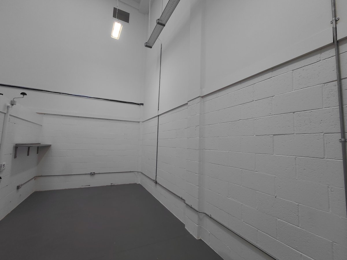 Industrial Unit in Guildford - photo 4