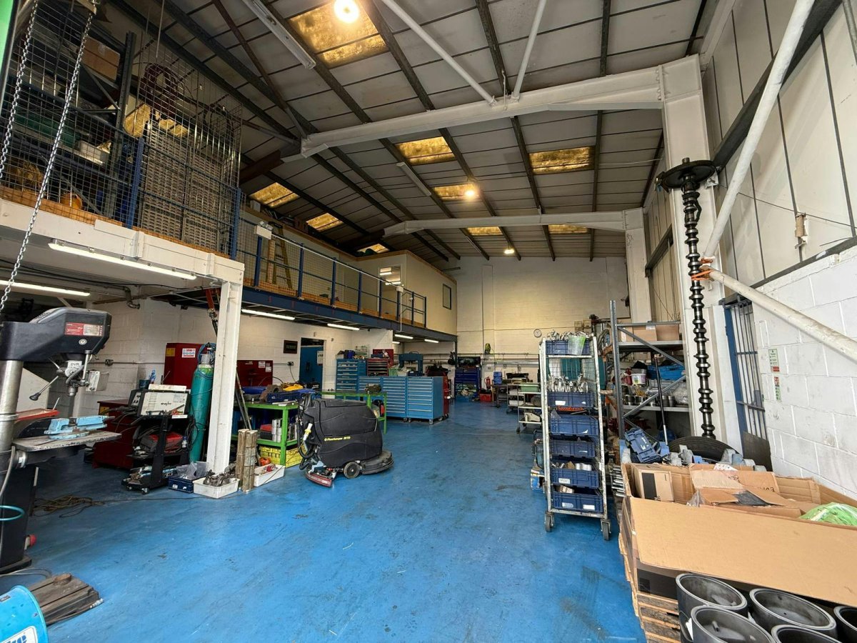 Industrial Unit in Southampton - photo 4