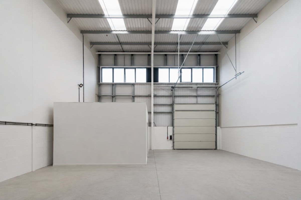 Industrial Unit in Poole - photo 2