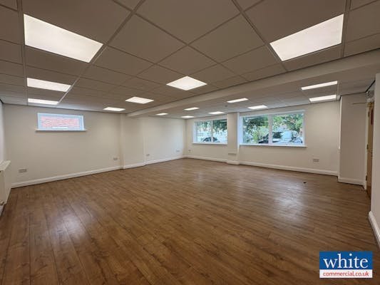 Industrial Unit in Bicester - photo 2