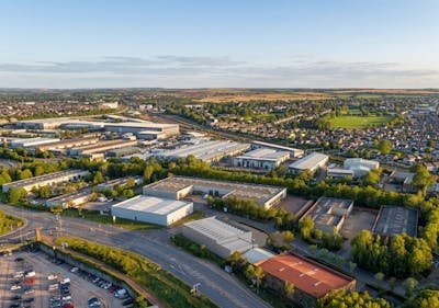 Industrial Unit in Milton Keynes - photo 3