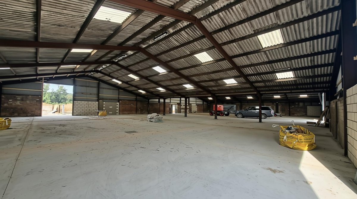 Industrial Unit in Newport Pagnell - photo 3
