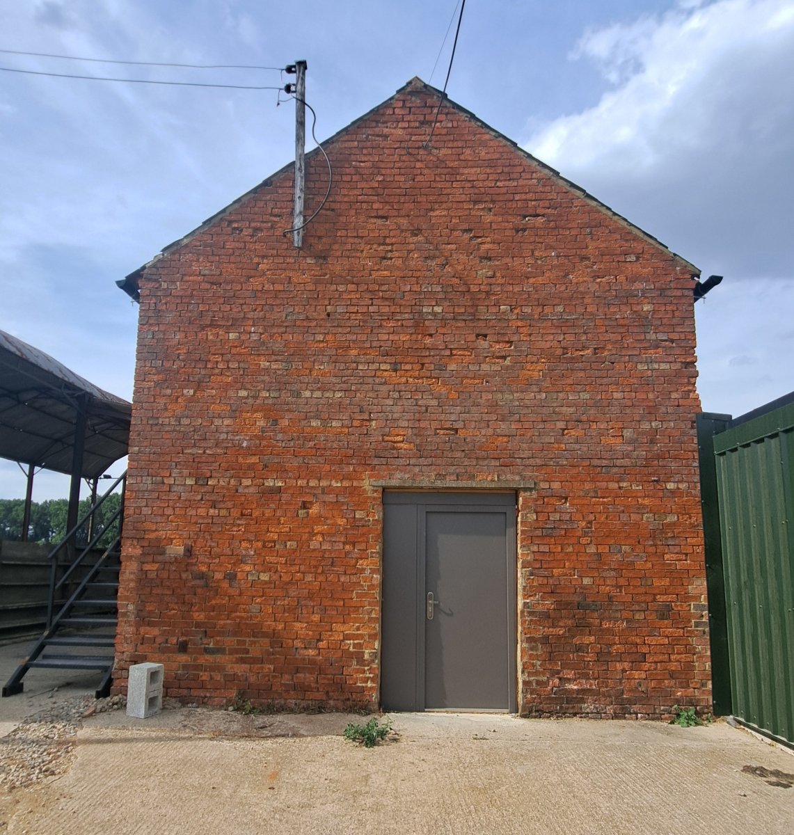 Industrial Unit in Newport Pagnell - photo 4