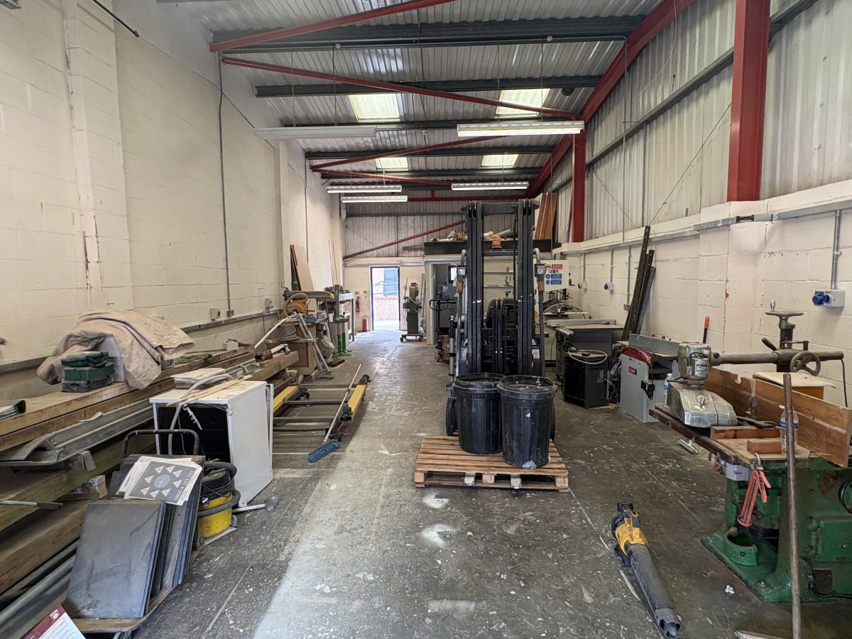 Industrial Unit in Southampton - photo 3