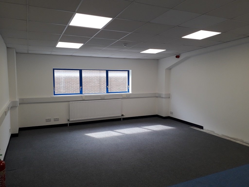 Industrial Unit in Chandlers Ford - photo 3