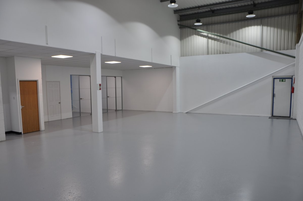 Industrial Unit in Chandlers Ford - photo 2