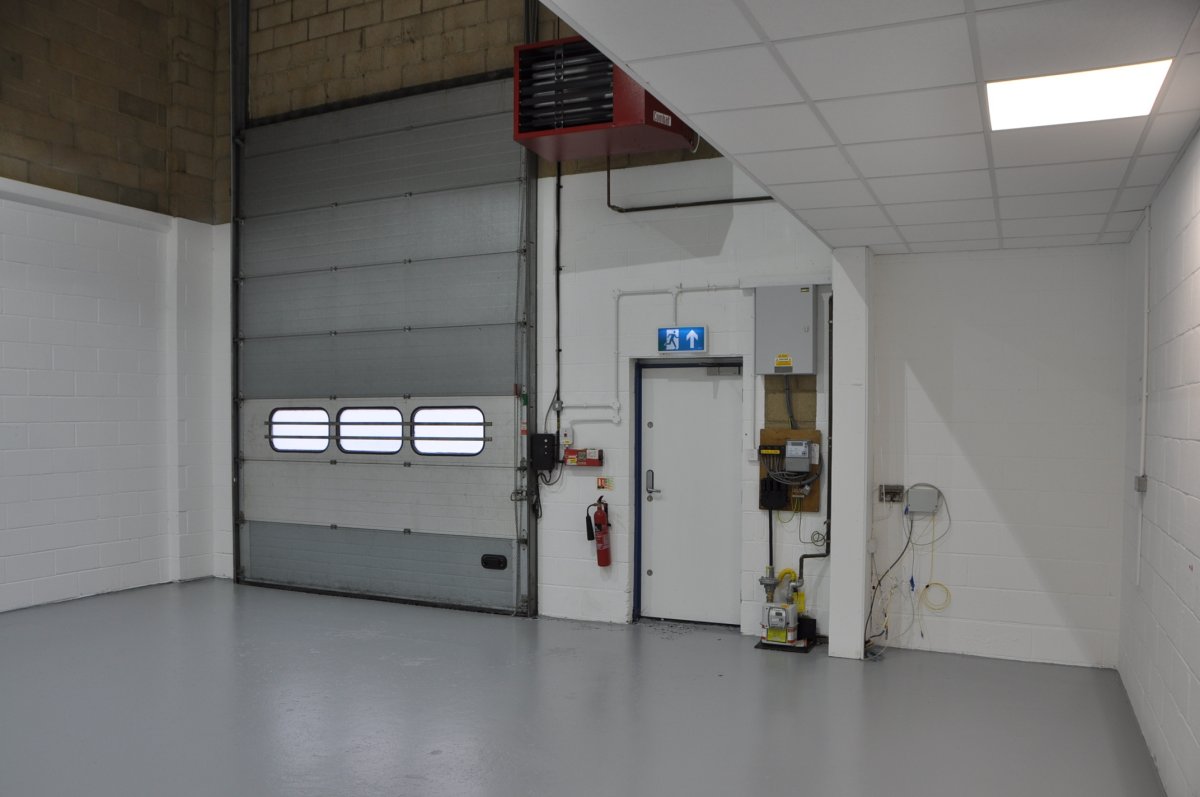 Industrial Unit in Chandlers Ford - photo 3