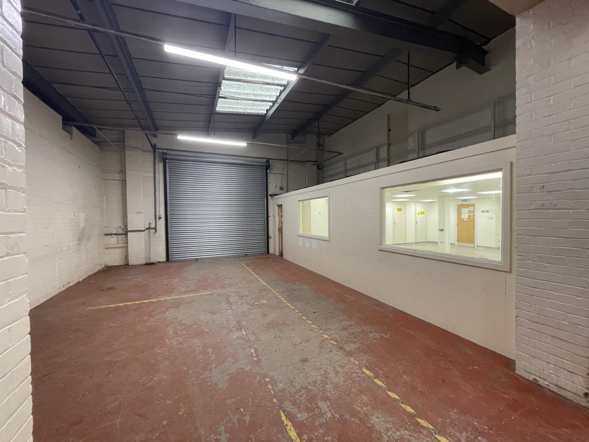 Industrial Unit in Manchester - photo 3