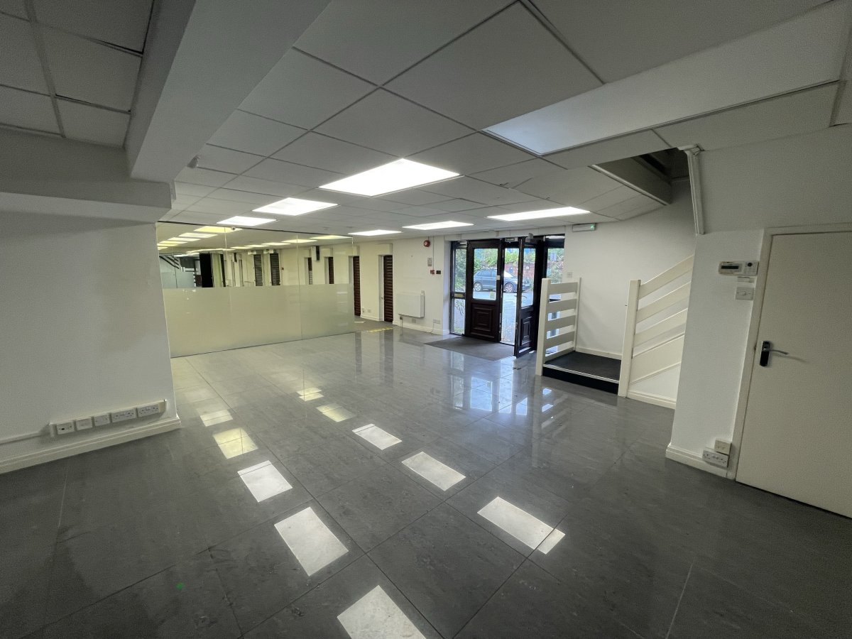 Industrial Unit in Manchester - photo 4
