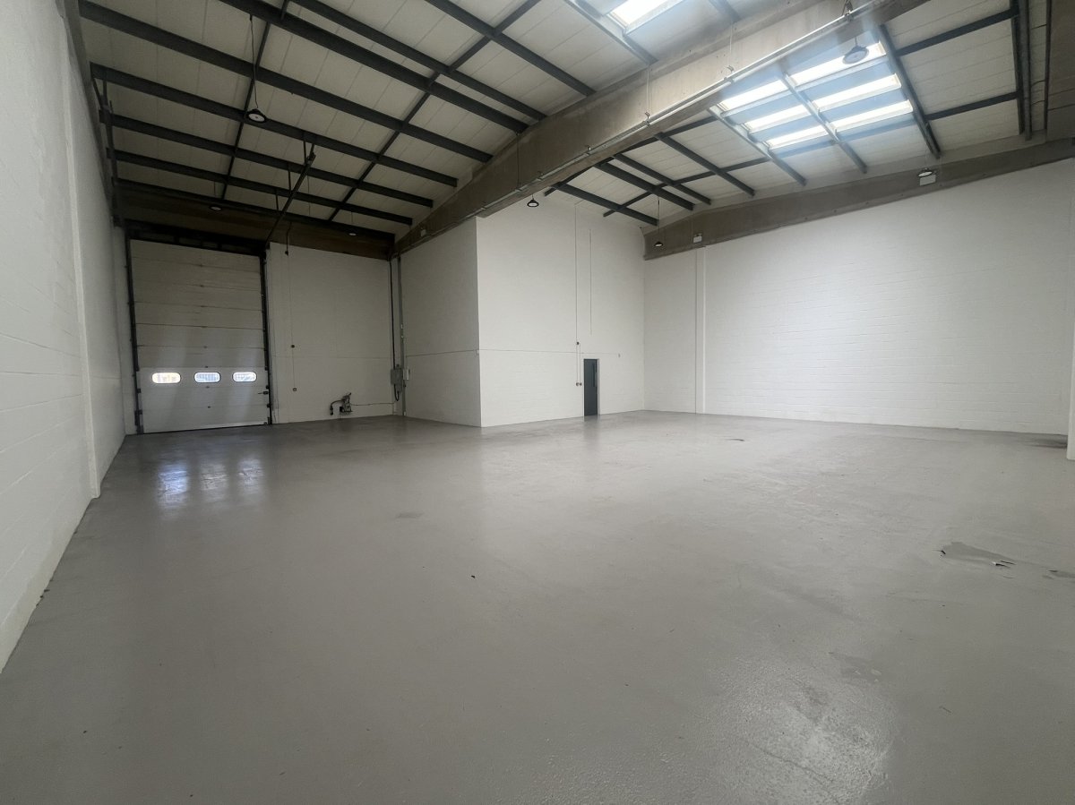 Industrial Unit in Portsmouth - photo 2