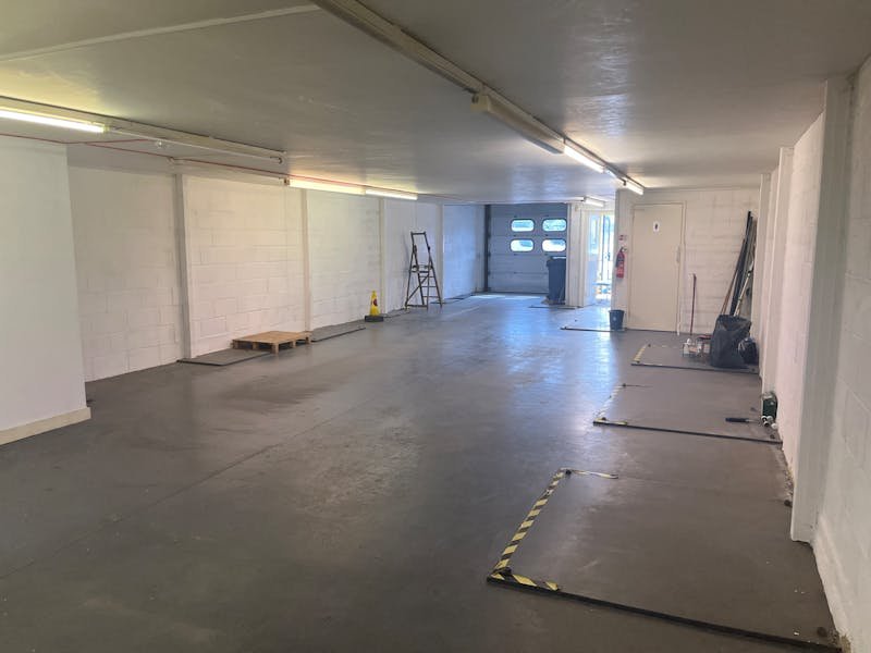 Industrial Unit in London - photo 2