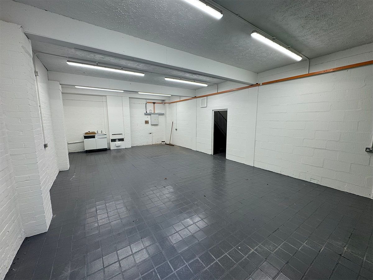 Industrial Unit in Wirral - photo 2