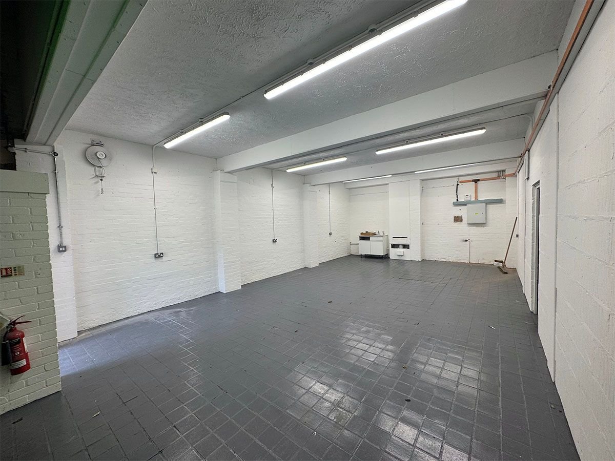 Industrial Unit in Wirral - photo 3